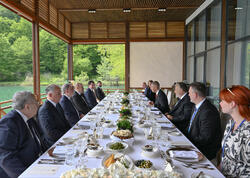 Qəbələdə İlham Əliyevin adından Çexiyanın Baş nazirinin şərəfinə rəsmi lanç verilib - FOTO