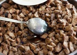 Ət qovurarkən yumşaq olması üçün nə etməli?