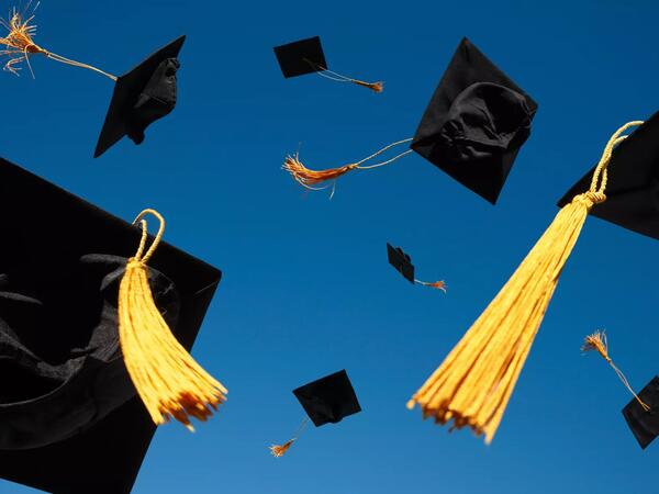 “Məzun günü” cib yandırır: <span class="color_red">Şənlik neçəyə başa gəlir?</span>