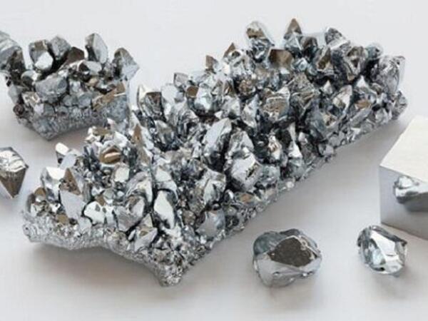 Torpaqdan çıxır: Qramı 17 min manatdır...