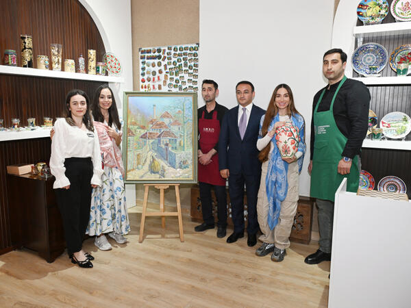 Leyla Əliyeva və Arzu Əliyeva Şəkidə “ABAD” Keramika və Tətbiqi Sənət Mərkəzi ilə tanış olublar - <span class="color_red">FOTO</span>