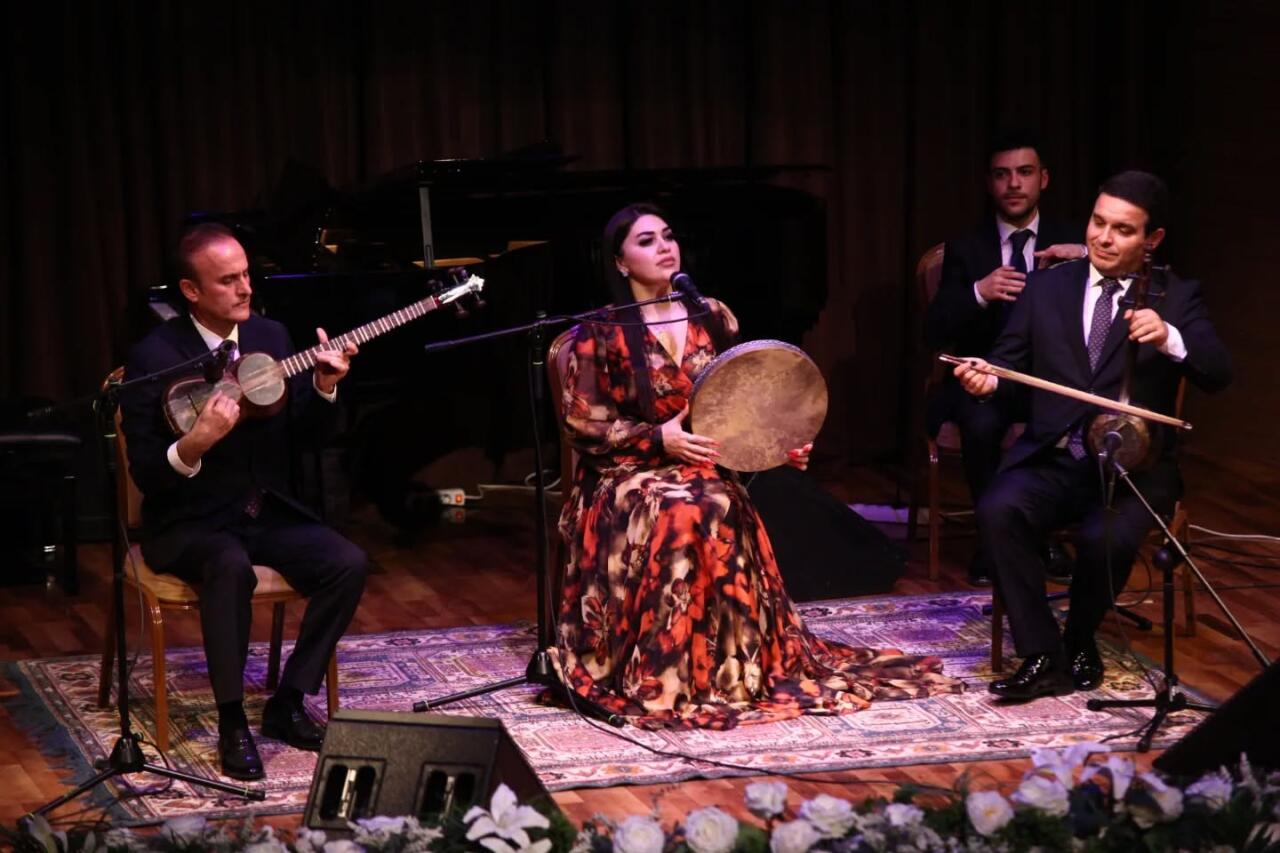 Əməkdar artist  Ədalət Vəzirovun 75 illik yubileyinə həsr olunmuş gecə keçirilib - FOTO