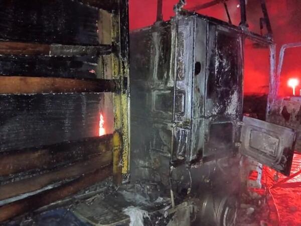 Türkiyədə Azərbaycan nömrəli yük avtomobili kül oldu - <span class="color_red">FOTO</span>