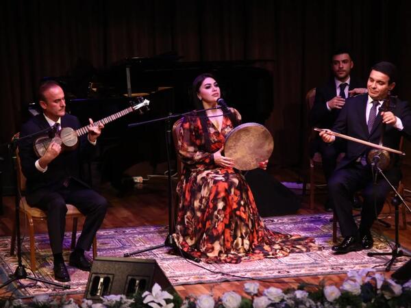 Əməkdar artist  Ədalət Vəzirovun 75 illik yubileyinə həsr olunmuş gecə keçirilib - FOTO