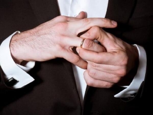 Bəzi kişilərin nişan üzüyü taxmamağının səbəbi bu İMİŞ