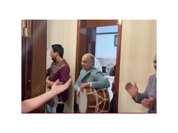 Ata qızını görün, necə gəlin YOLA SALDI - <span class="color_red">VİDEO</span>
