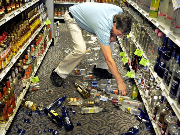 Mağazada bilmədən məhsul sındırdınsa, pul ödəməlisən? - QANUN