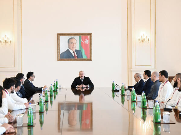 Prezident İlham Əliyev Avropa çempionatında komanda hesabında çempion olan güləşçiləri qəbul edib