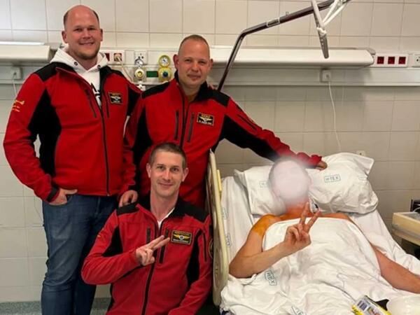 Cərrah küçədə ürək əməliyyatı ilə xəstəni xilas etdi