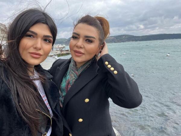 Xalq artisti qızı ilə arxiv FOTOsunu yaydı