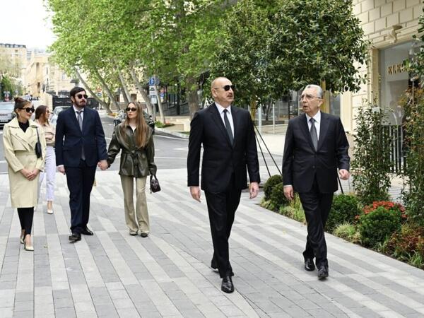 Prezident İlham Əliyev Bakının İslam Səfərli küçəsinin yenidənqurmadan sonra açılışında iştirak edib