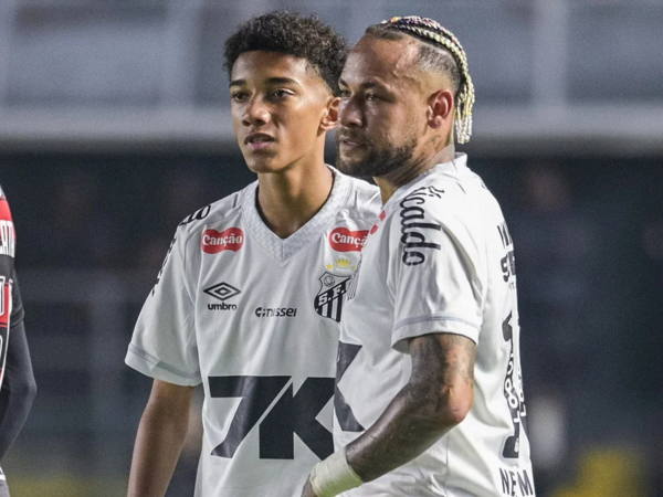 Neymar Robinyonun oğlunu vurdu