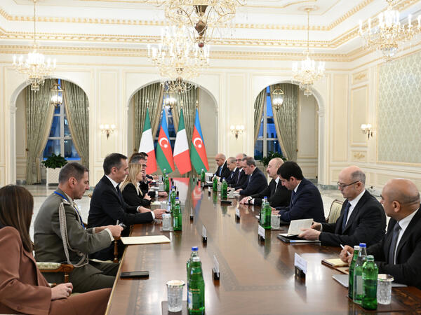 İlham Əliyevin İtaliya Nazirlər Şurasının sədri ilə geniş tərkibdə görüşü olub - <span class="color_red">FOTO</span>