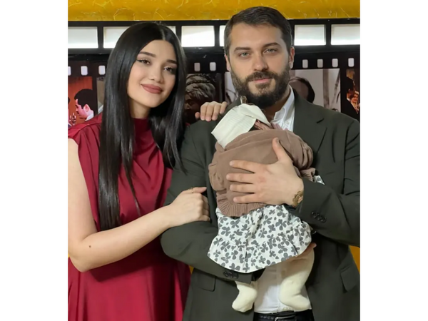 Azərbaycanlı aktyorlar ilk dəfə yeni doğulan qızlarının üzünü GÖSTƏRDİLƏR - <span class="color_red">FOTO</span>