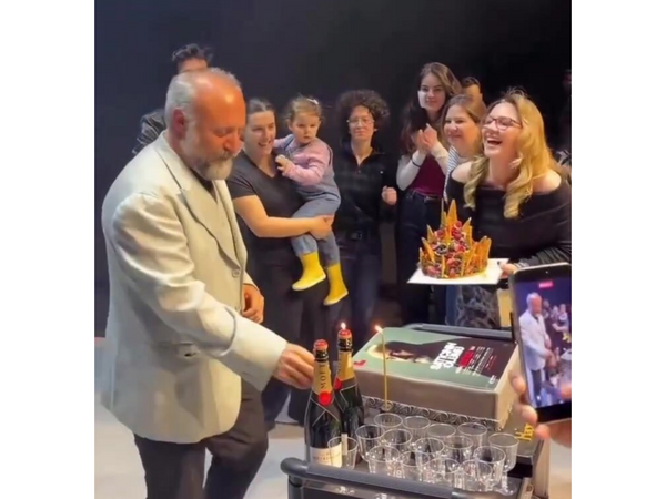 56 yaşını belə qeyd etdi - <span class="color_red">VİDEO</span>
