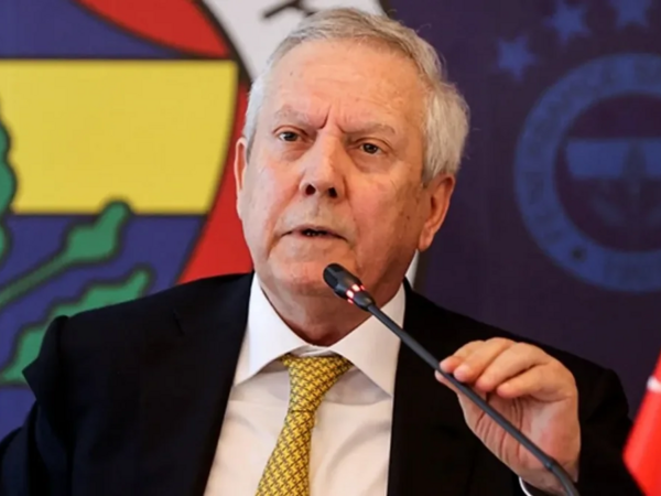 "Aziz başkan" geri qayıdır: Namizəd oldu