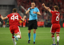 Çempionlar Liqasında hakim qalmaqalı böyüyür