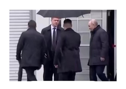 Putin jesti ilə diqqət çəkdi - <span class="color_red">VİDEO </span>