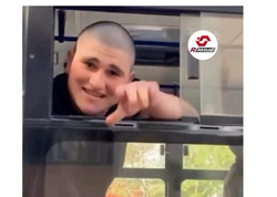 Əsgər gedən gəncin gündəm olan VİDEOsu