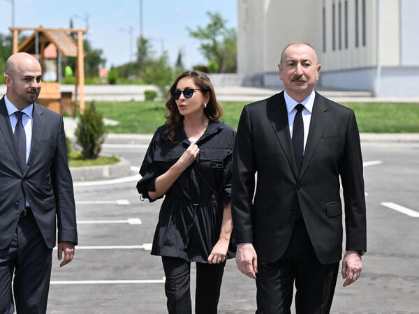 Prezident və birinci xanım Cəbrayıl Rayon Mərkəzi Xəstəxanasının binasının tikintisi ilə tanış olublar