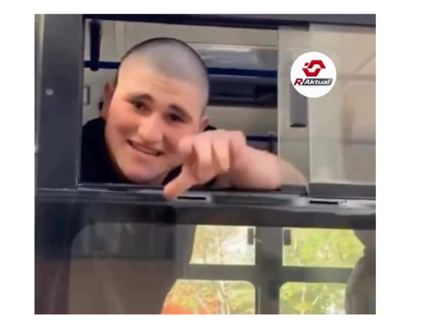 Əsgər gedən gəncin gündəm olan VİDEOsu