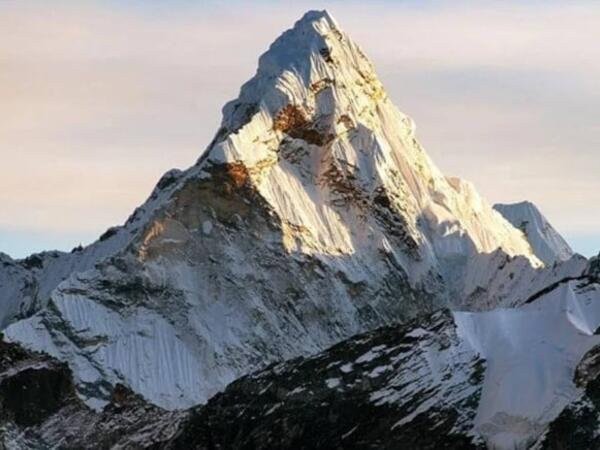 Dünyanın ən yüksək dağı Everest deyilmiş
