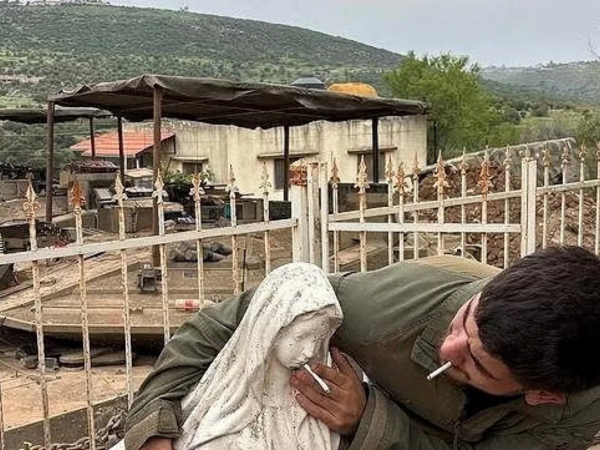 Bu şəkilə görə 2 hərbçi həbs EDİLDİ