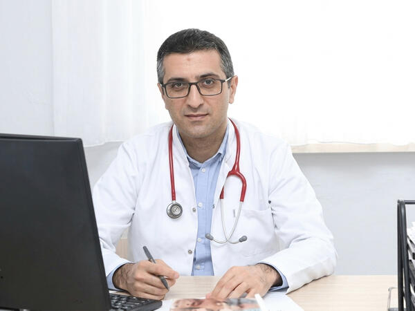 Azər Əhmədov vəzifəsindən azad edildi