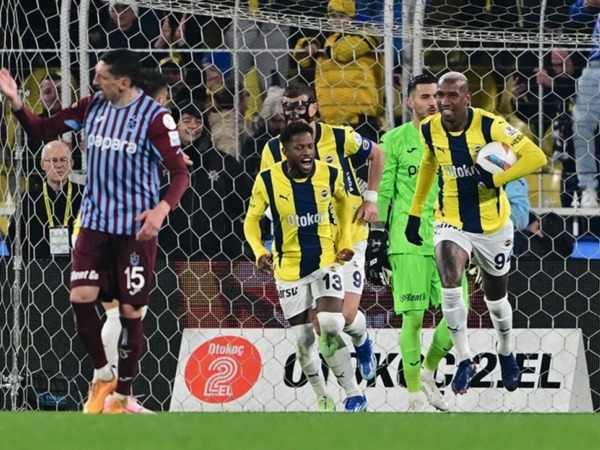 UEFA-dan "Fənərbağça"ya milyonluq CƏRİMƏ