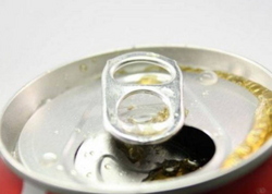 Kola qapağındakı kiçik dəliyin sirri açıldı