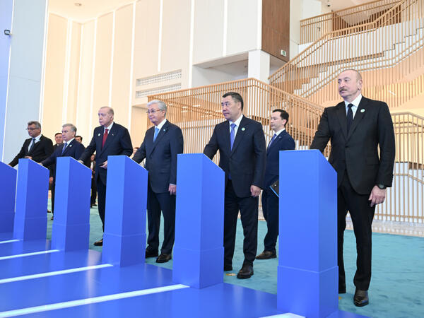 Prezident İlham Əliyev və TDT-nin qeyri-rəsmi Zirvə görüşünün digər iştirakçıları Türk Sivilizasiyası Mərkəzinin təməlqoyma mərasimində iştirak ediblər - FOTO