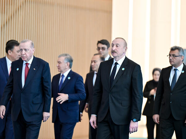 Prezident İlham Əliyev və TDT-nin qeyri-rəsmi Zirvə görüşünün digər iştirakçıları Türk Sivilizasiyası Mərkəzinin təməlqoyma mərasimində iştirak ediblər - FOTO