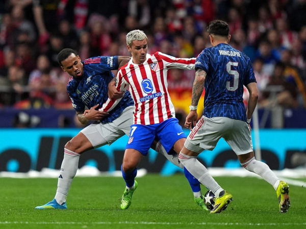 UEFA “Atletiko Madrid”i cərimələdi
