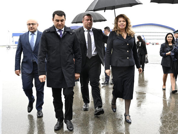 Bolqarıstan Prezidenti Azərbaycana səfərə gəlib - FOTO