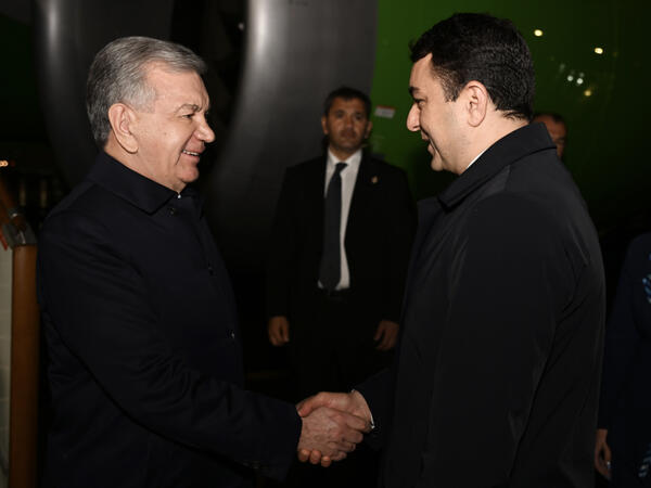 Şavkat Mirziyoyev Azərbaycana səfərə gəlib - <span class="color_red">FOTO</span>