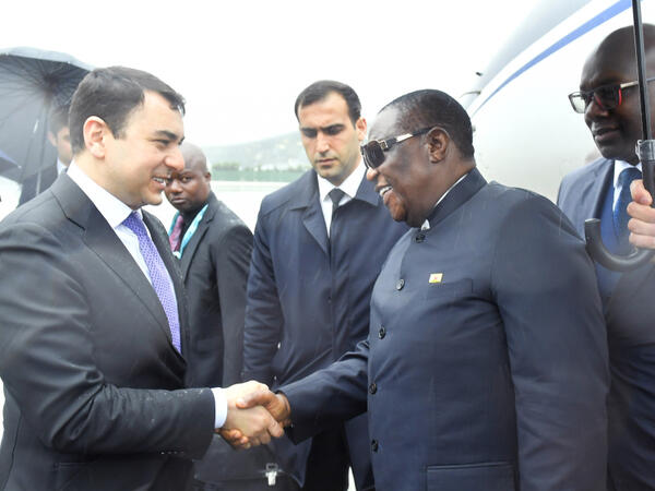 Zimbabve Respublikasının Vitse-prezidenti Azərbaycana səfərə gəlib