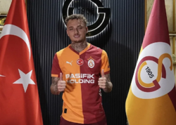 "Qalatasaray"dan ayrıldı
