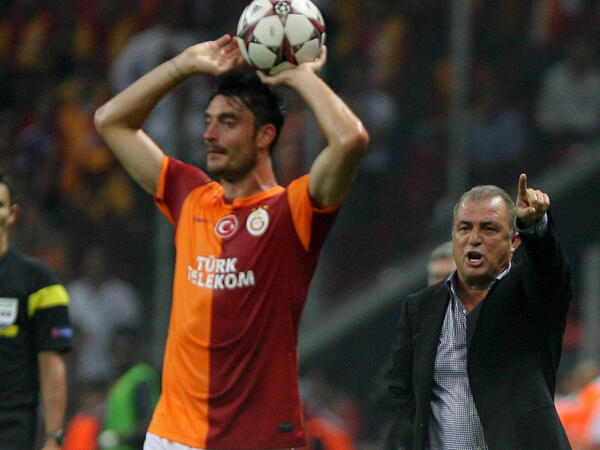 "Qalatasaray"ın keçmiş ulduzu məşqçi olduğu klubdan QOVULDU
