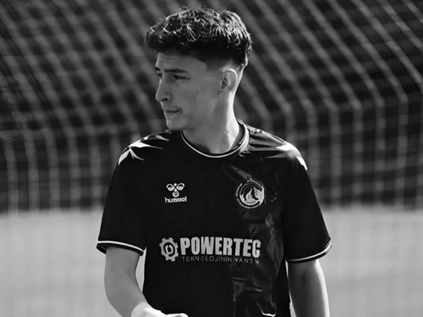 16 yaşlı futbolçu öldü