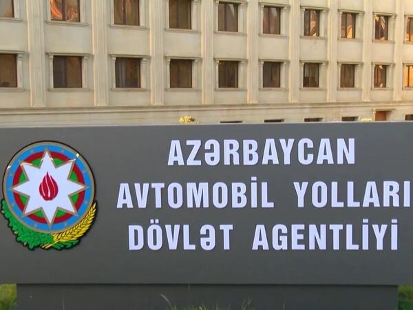 Qobustan qəsəbəsi ərazisində qəzalı körpünün söküntüsünə başlanılıb