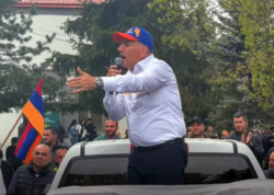 Paşinyan onları sərt tənqid etdi: "Ay alçaq..." - <span class="color_red">VİDEO</span>