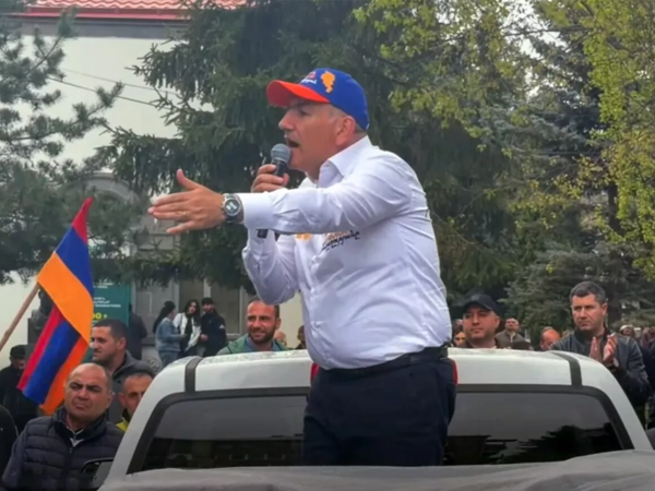 Paşinyan onları sərt tənqid etdi: "Ay alçaq..." - <span class="color_red">VİDEO</span>