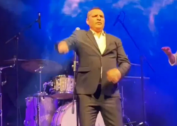 Dubay konsertindəki şousu gündəm oldu - <span class="color_red">VİDEO</span>