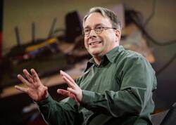 Linus Torvalds: "Süni intellekt inqilab deyil, sadəcə yeni bir alətdir"
