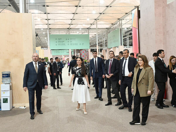 Leyla Əliyeva və Arzu Əliyeva "Urban Expo" sərgisi ilə tanış olublar - <span class="color_red">FOTO</span>