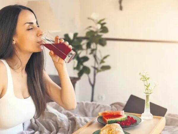 Bu qida və içkilər daha rahat yatmağa kömək edə bilər