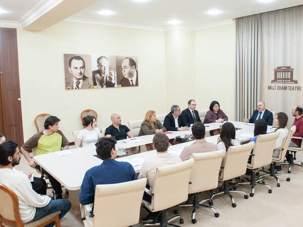 Çin dramaturqu Lyu Şuqanın “Ölünün diriləri ziyarəti” əsəri əsasında eyniadlı tamaşanın məşqlərinə başlanılıb - <span class="color_red">FOTO</span>
