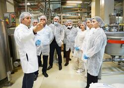 Media nümayəndələri “Made in Azerbaijan” brendini dünyaya tanıdan “Ulduz” fabriki ilə tanış olublar - <span class="color_red">FOTO</span>