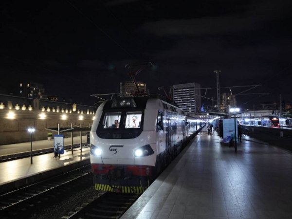 Bakı–Tbilisi–Bakı sərnişin qatarı yola düşdü