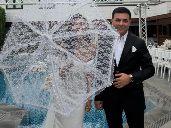 Rəvan 3-cü xanımı ilə FOTO paylaşdı